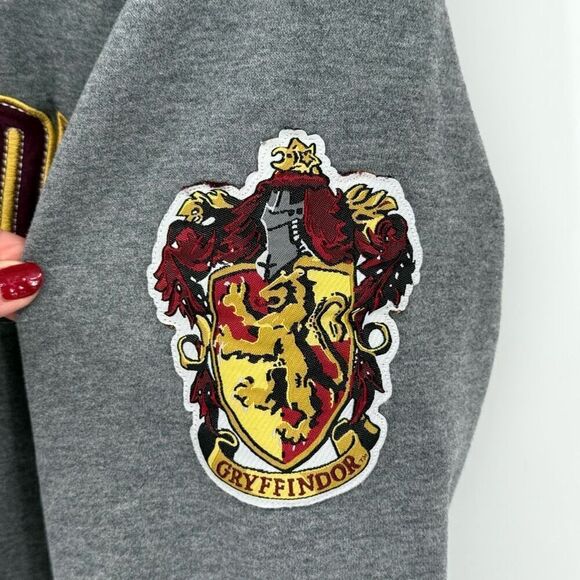 Harry Potter Universal Studios Gryffindor Patched Crewneck Sweatshirt Unisex Med - Picture 3 of 7